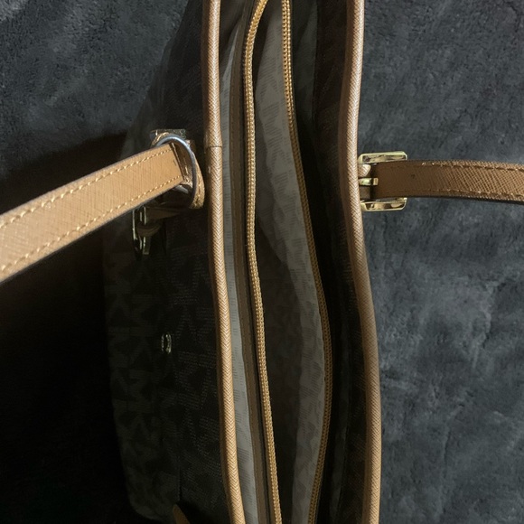Michael Kors Signature Purse - Picture 3 of 11